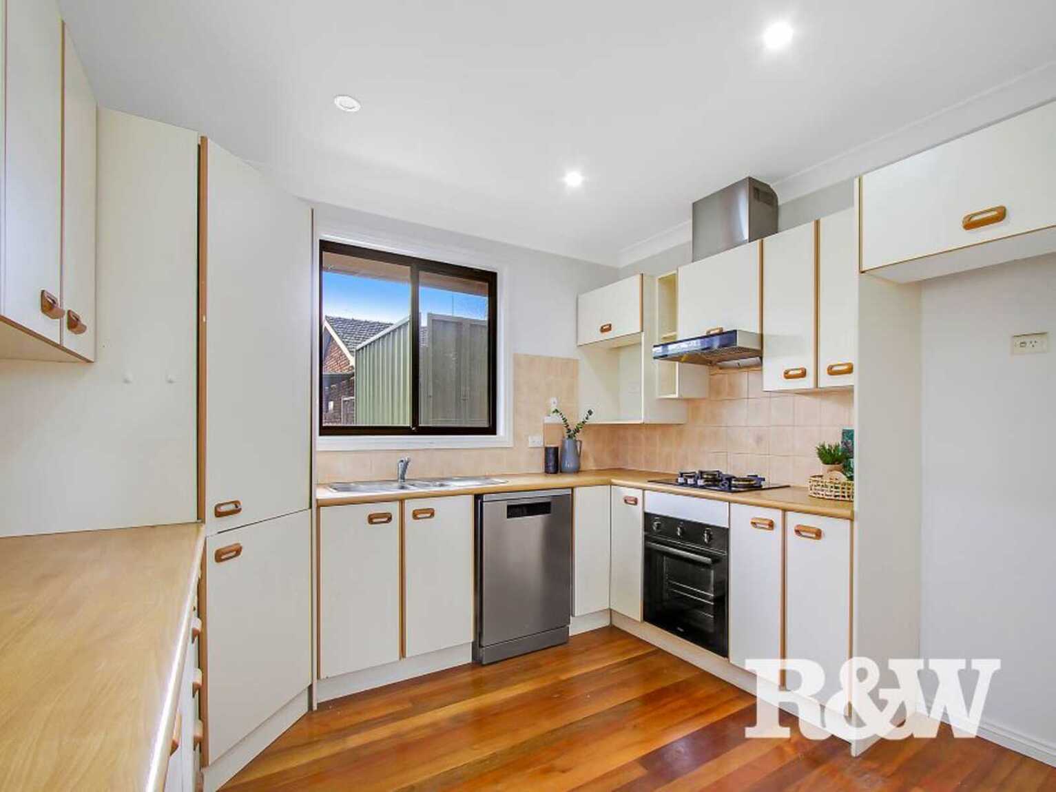 18 Caribou Close St Clair
