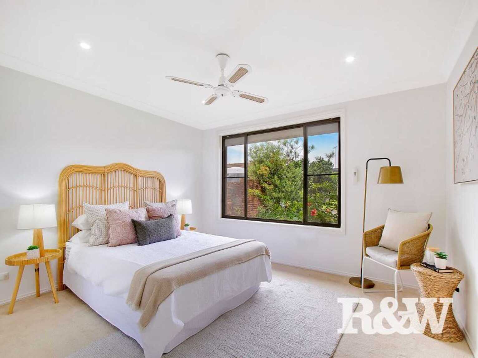 18 Caribou Close St Clair