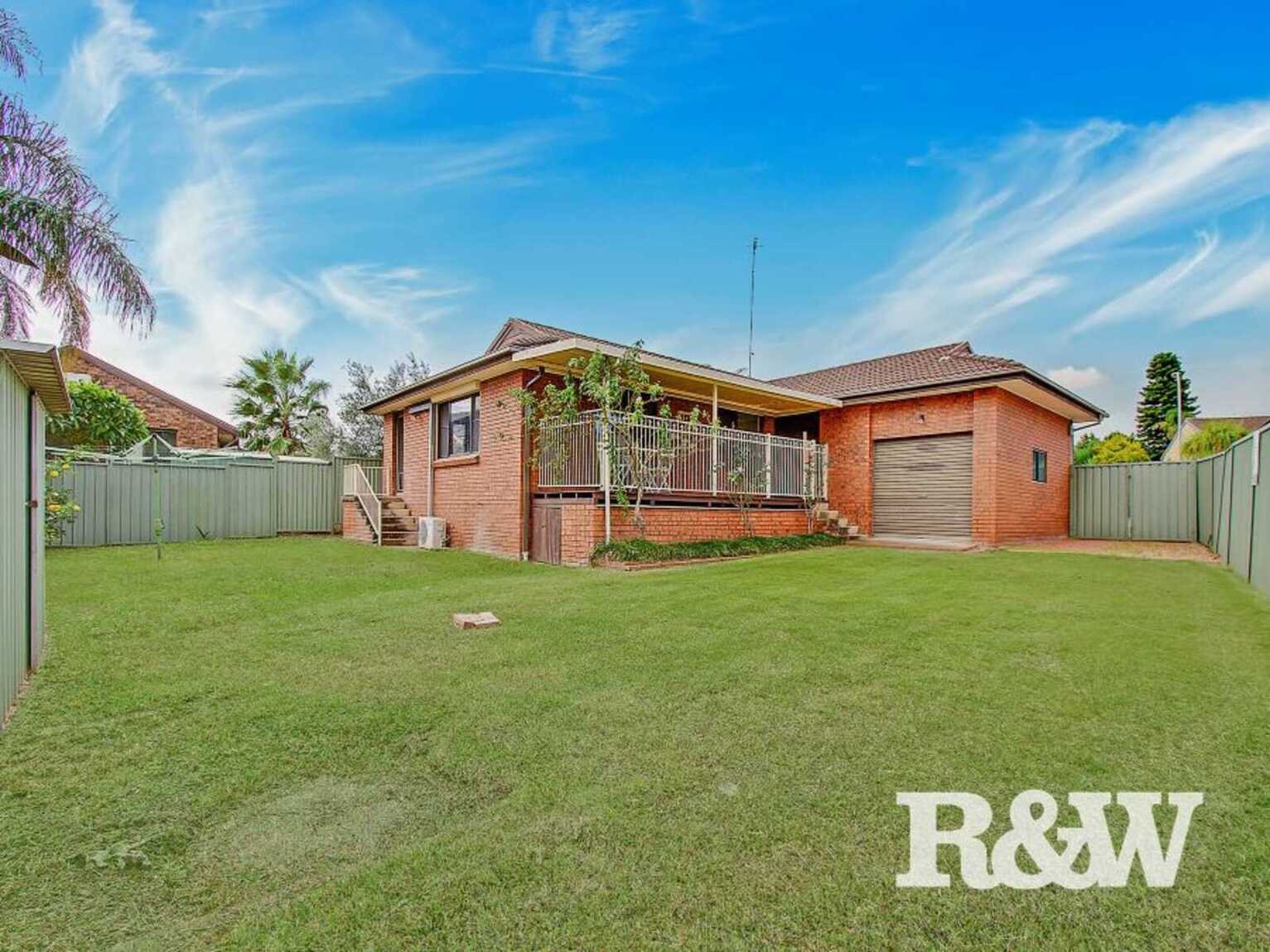 18 Caribou Close St Clair