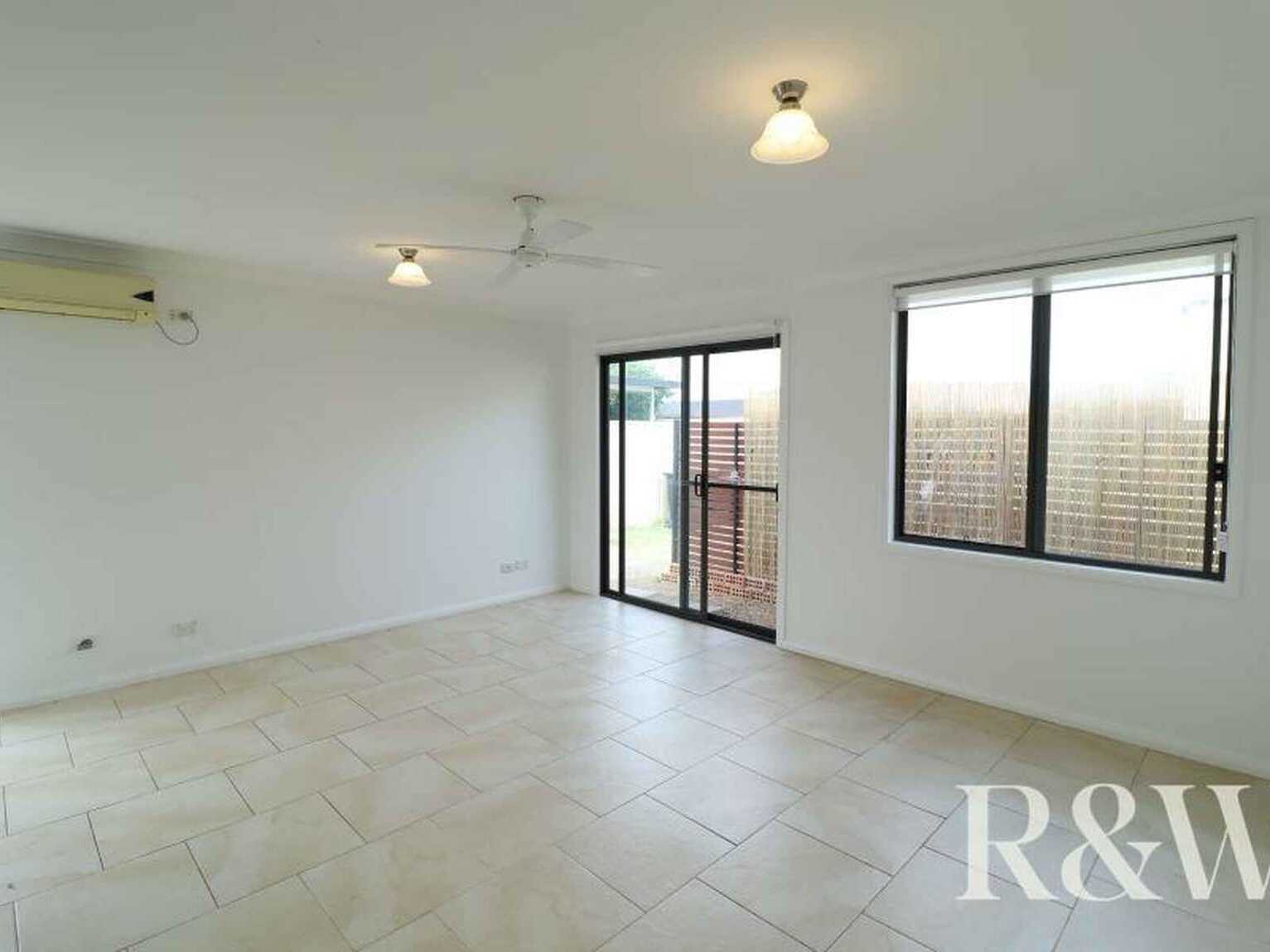 37A Madison Circuit St Clair