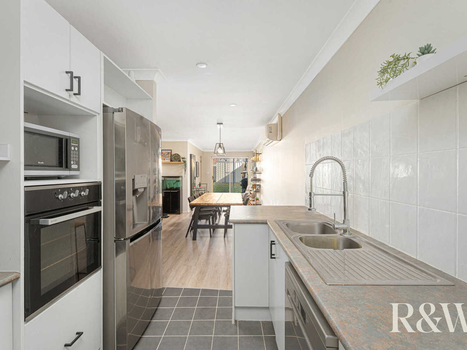 1/6 Brisbane Street Oxley Park