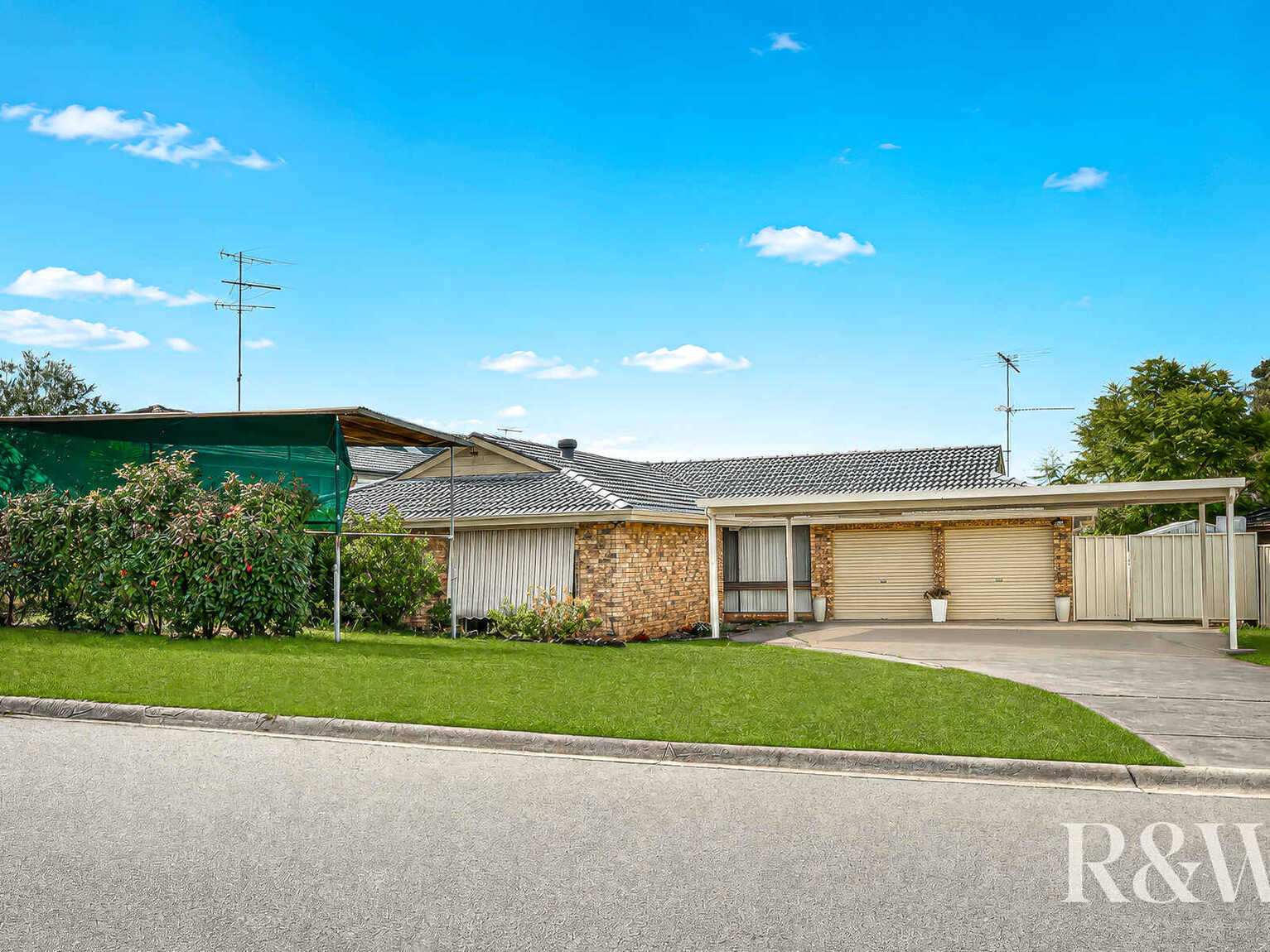 22 Timesweep Drive St Clair 22 Timesweep Drive St Clair