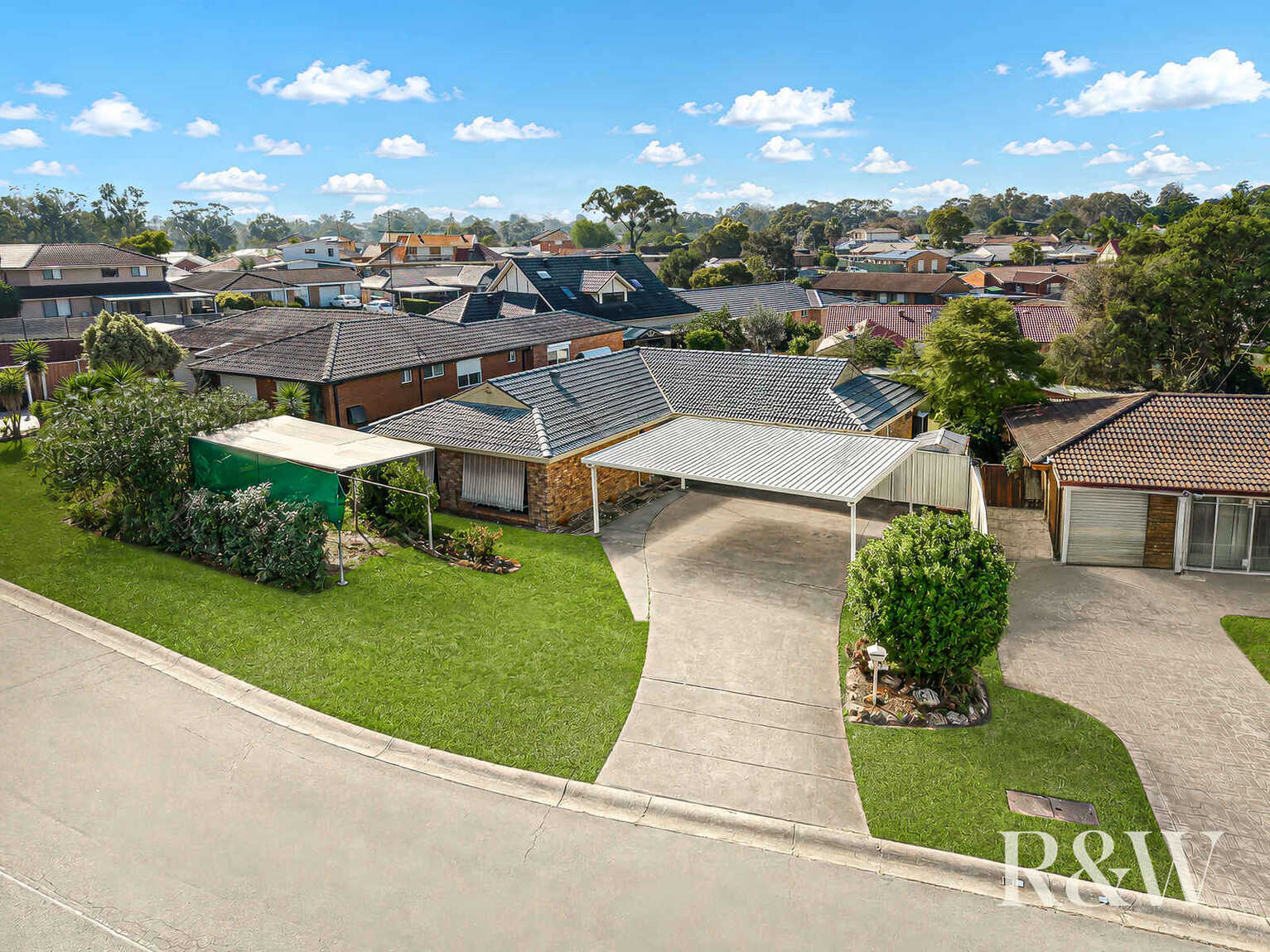 22 Timesweep Drive St Clair 22 Timesweep Drive St Clair