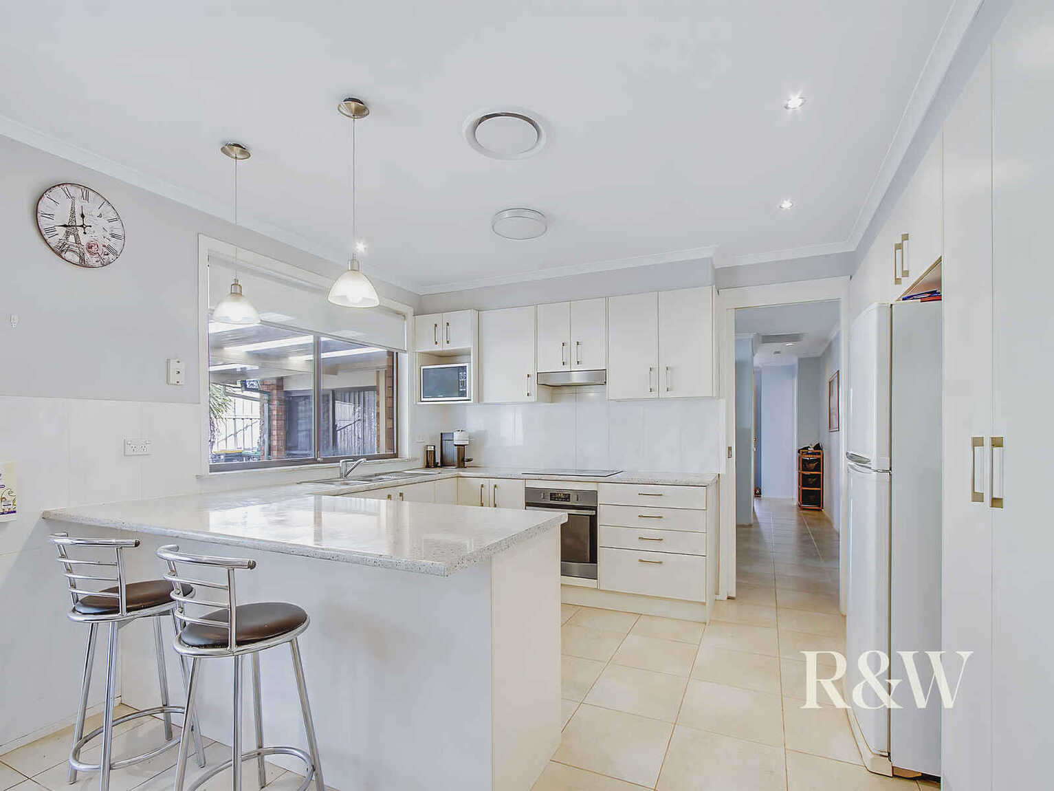 7 Eucumbene Place St Clair