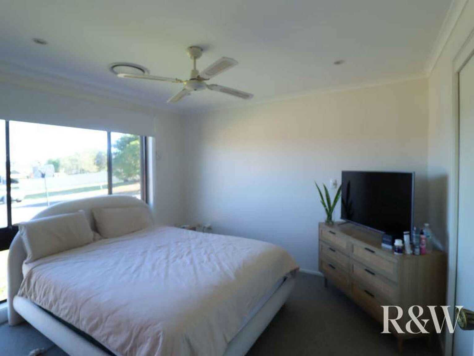 7 Eucumbene Place St Clair