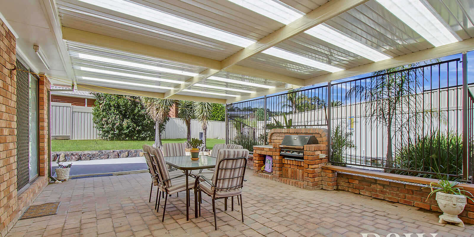 7 Eucumbene Place St Clair