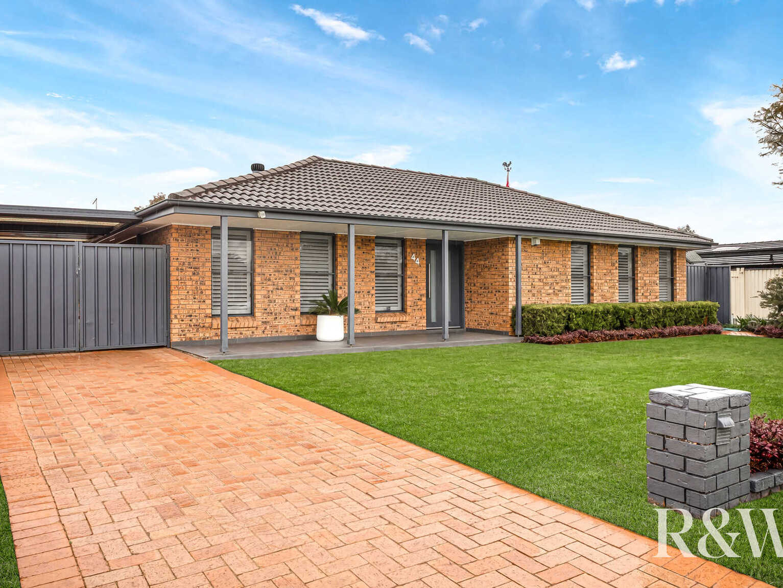 44 Endeavour Avenue St Clair