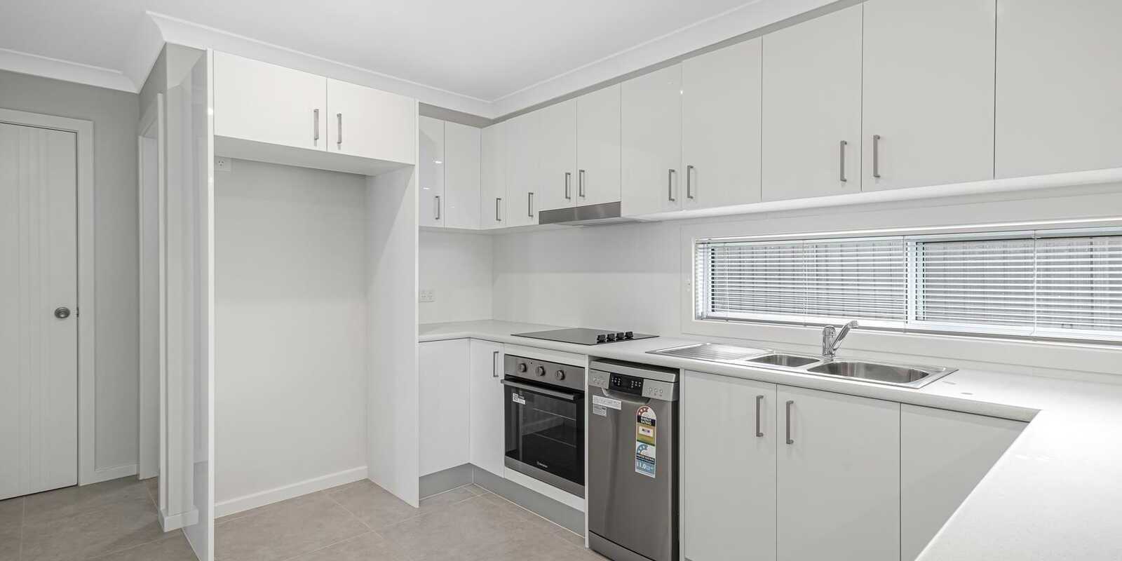 27 & 27A Ellsworth Drive Tregear 27 & 27A Ellsworth Drive Tregear