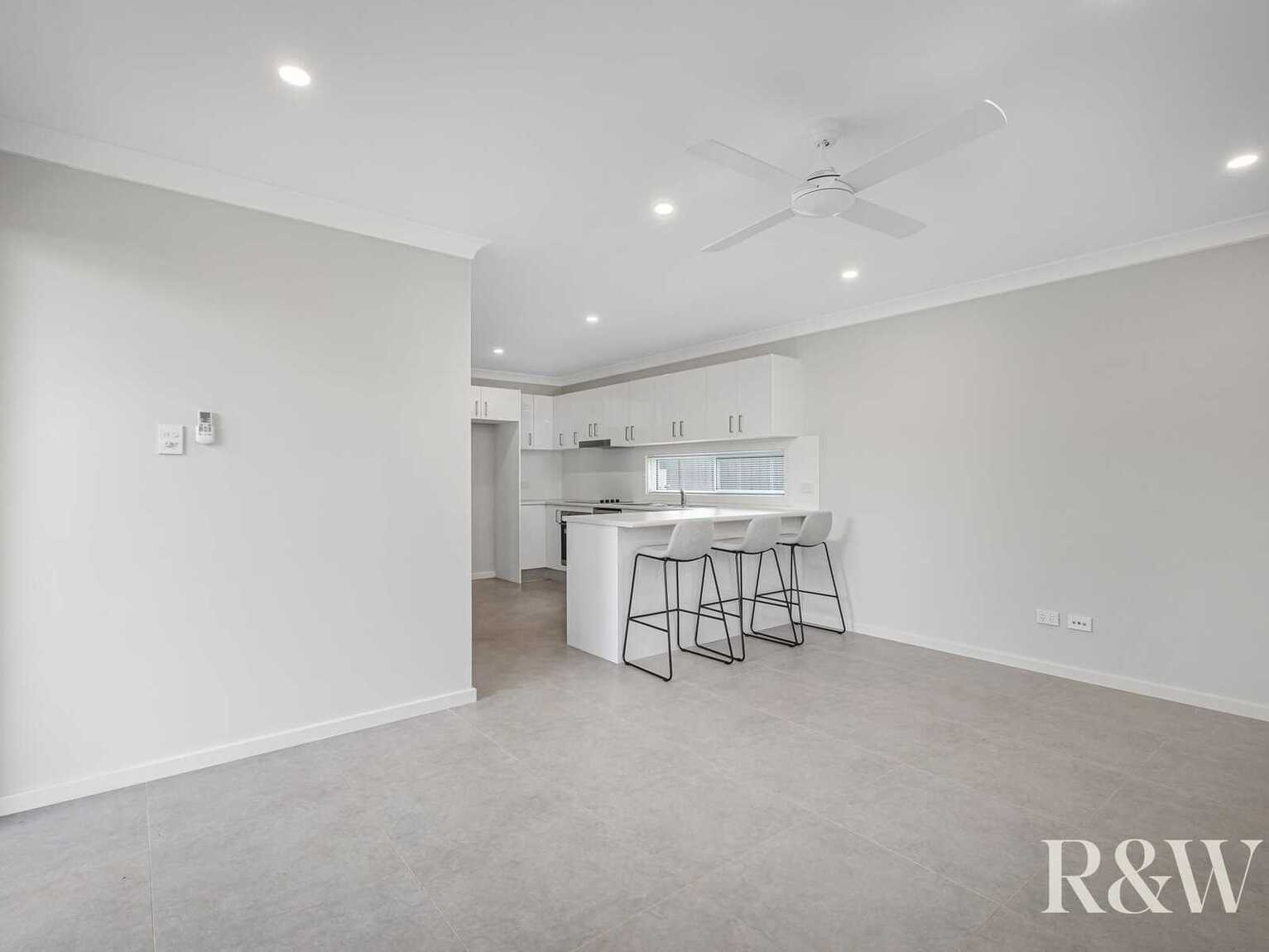 27 & 27A Ellsworth Drive Tregear 27 & 27A Ellsworth Drive Tregear