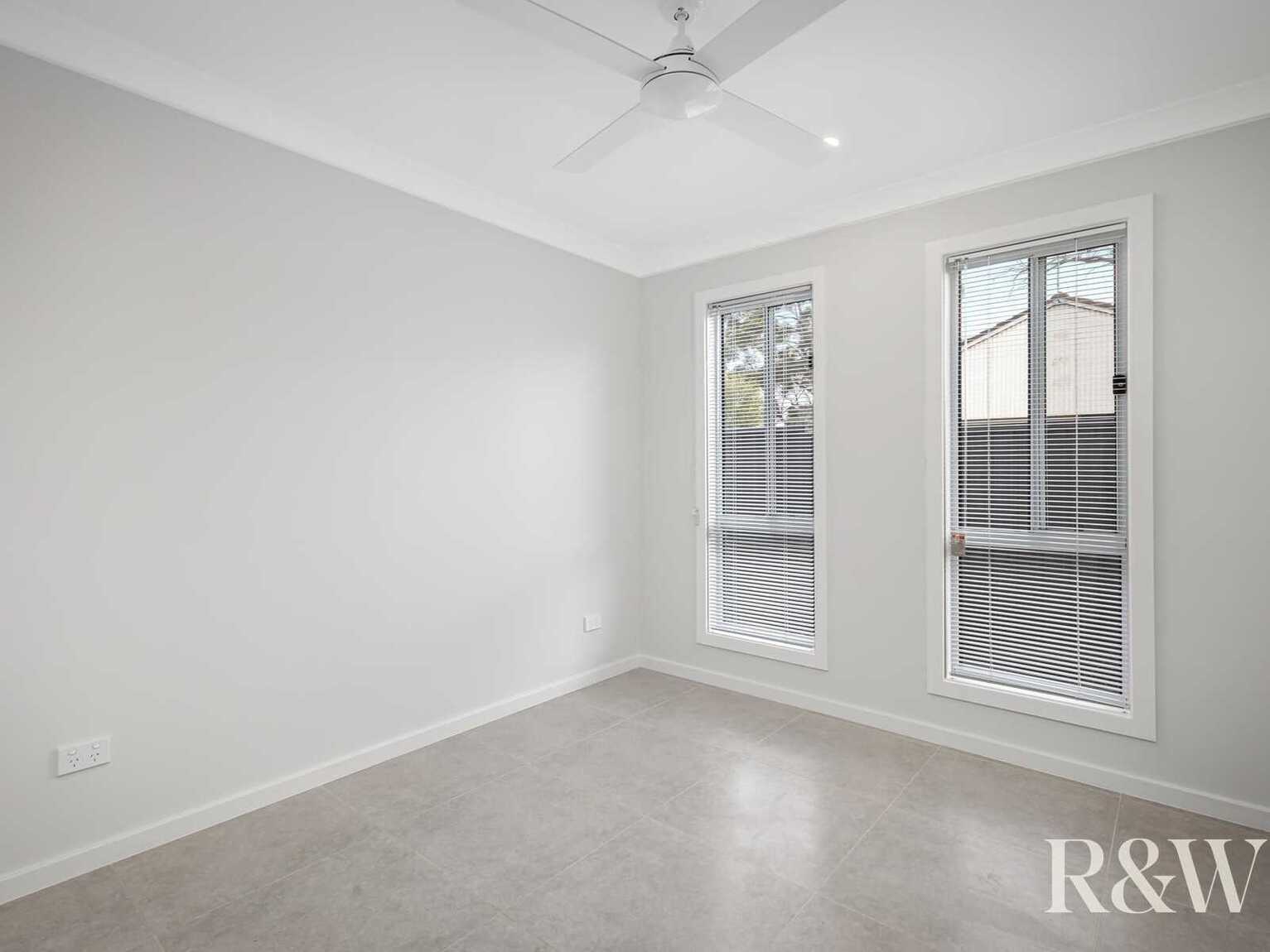 27 & 27A Ellsworth Drive Tregear 27 & 27A Ellsworth Drive Tregear