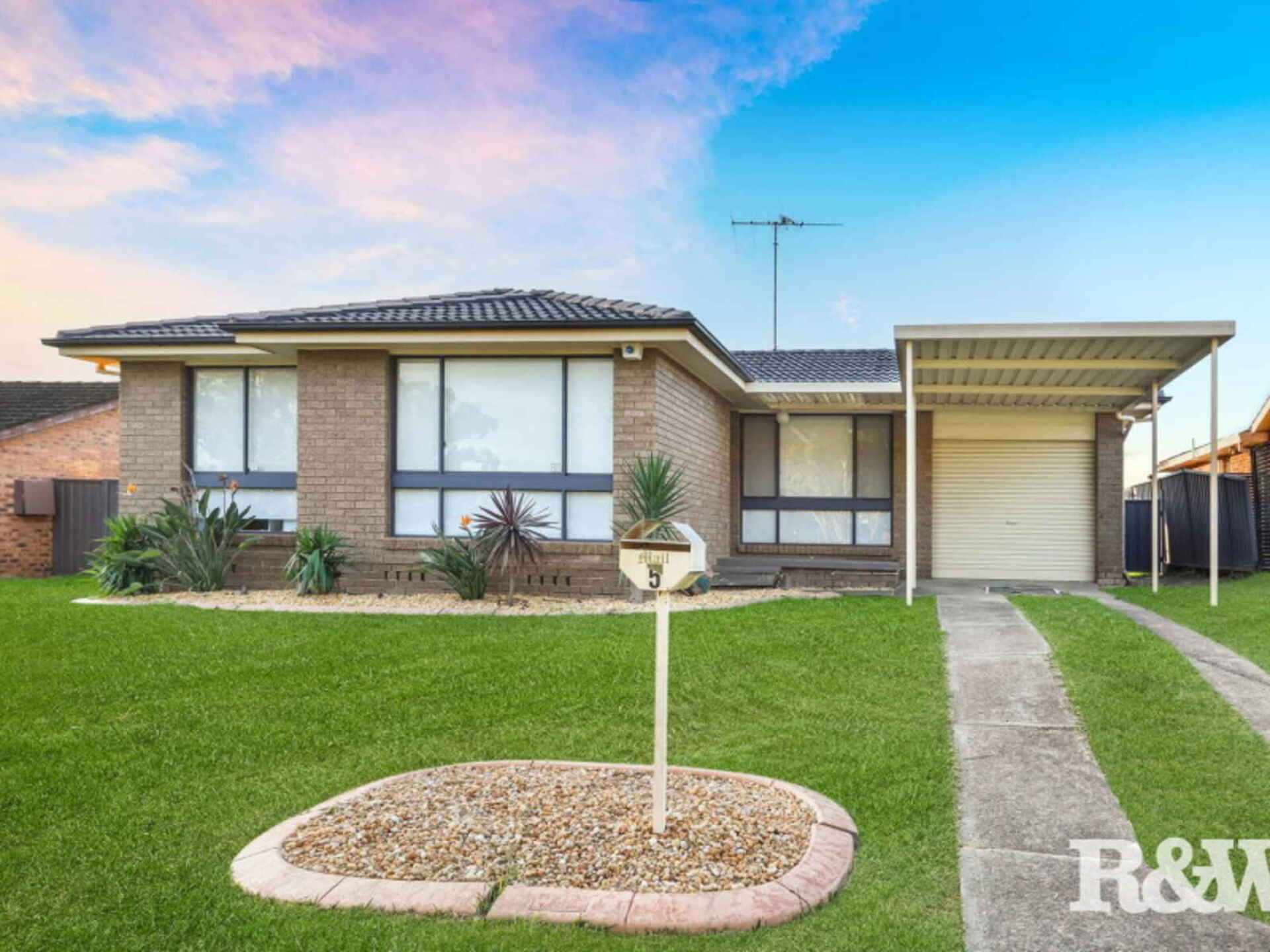 5 Kingfisher way St Clair