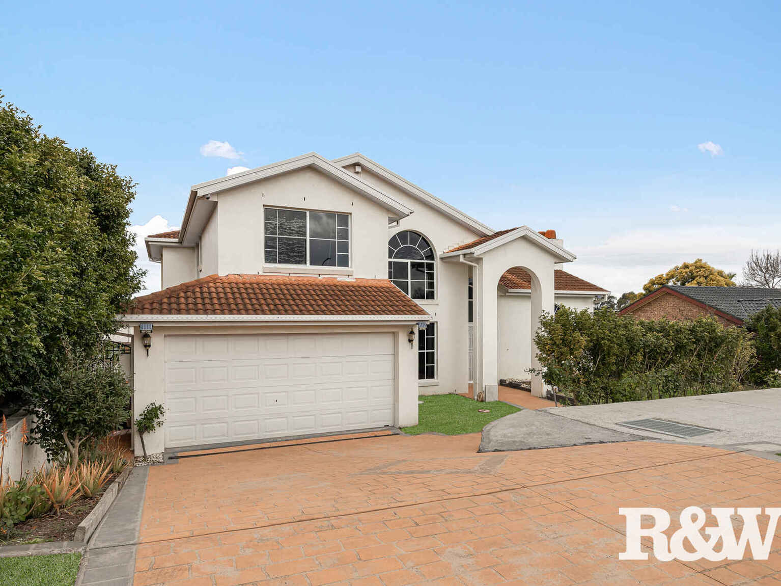 27 Explorers Way St Clair