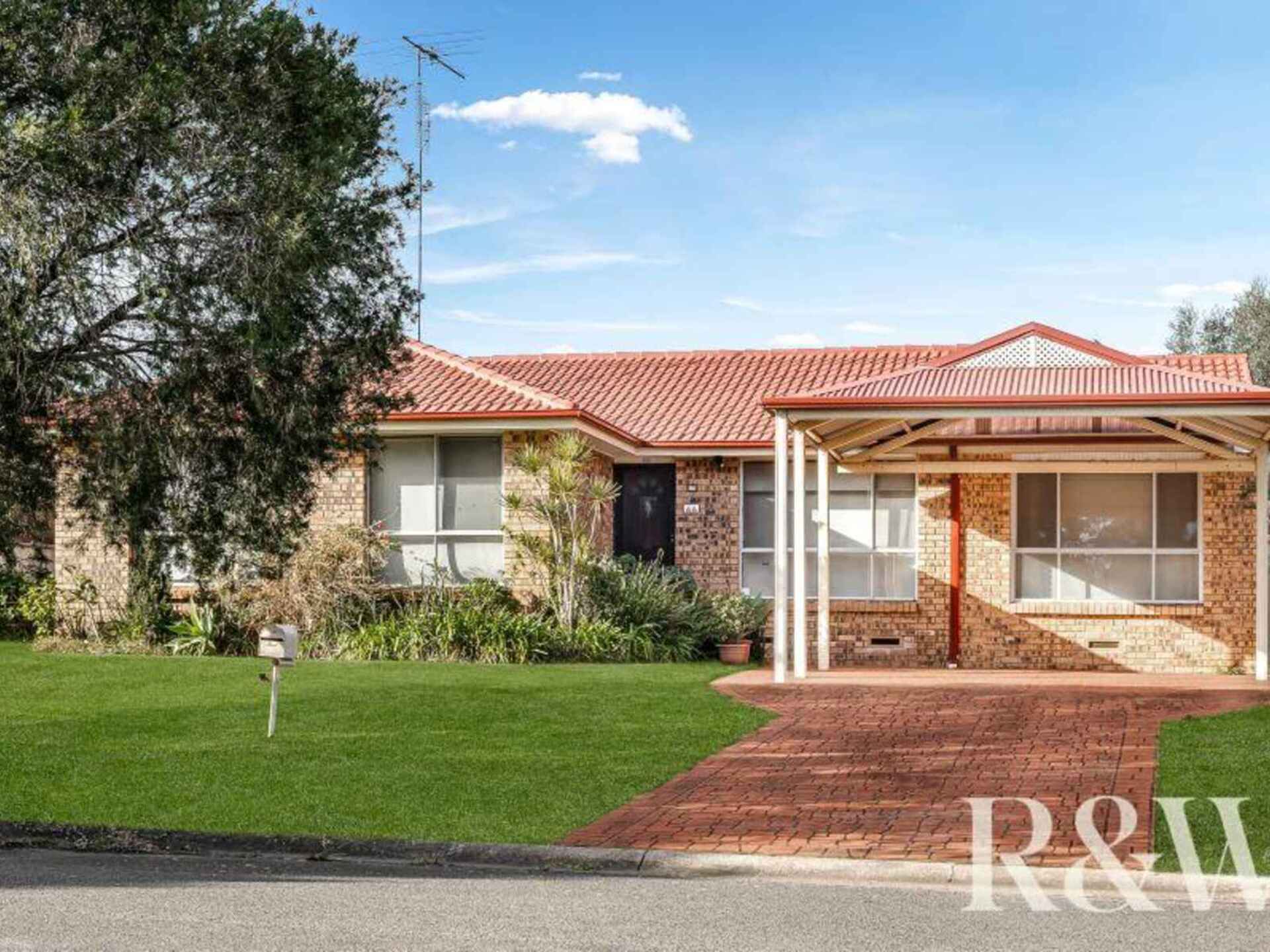 2 Pyramus Place St Clair