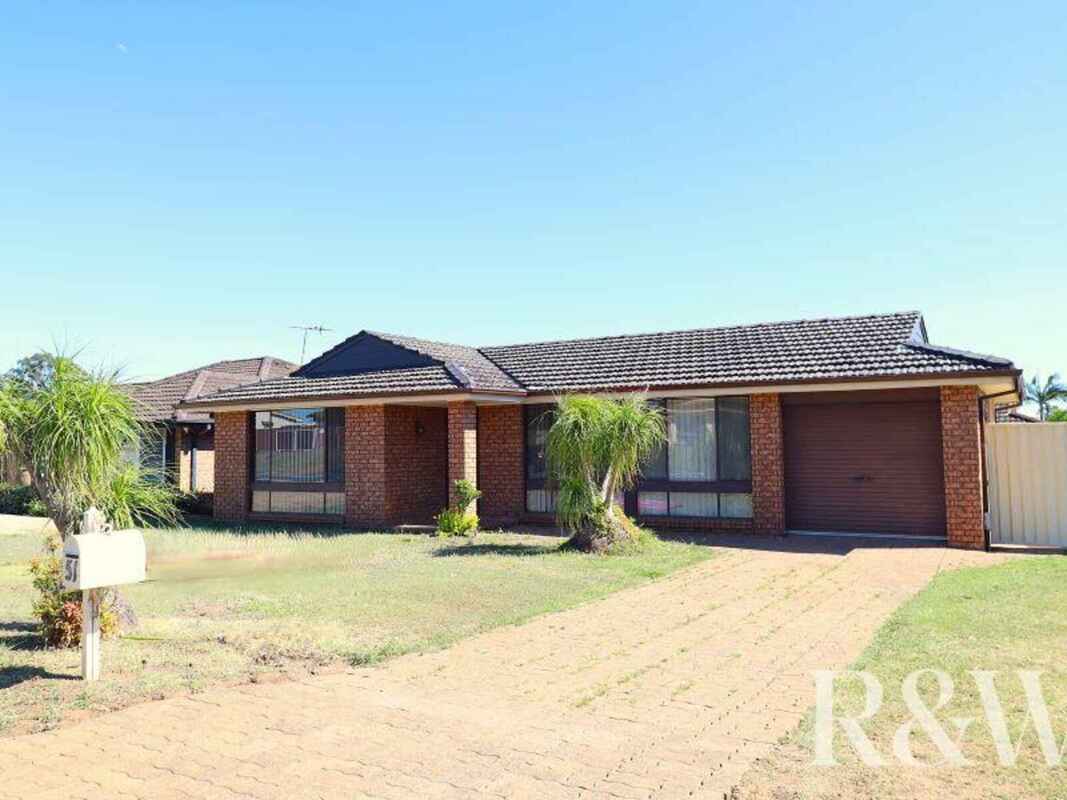 51 Coonawarra Drive St Clair