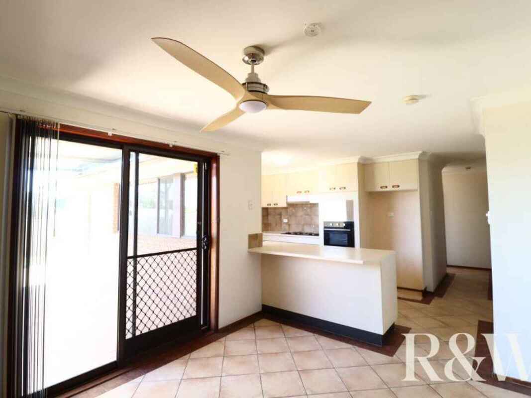 51 Coonawarra Drive St Clair