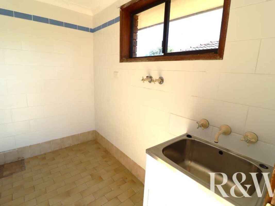 51 Coonawarra Drive St Clair