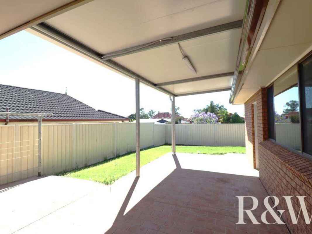 51 Coonawarra Drive St Clair