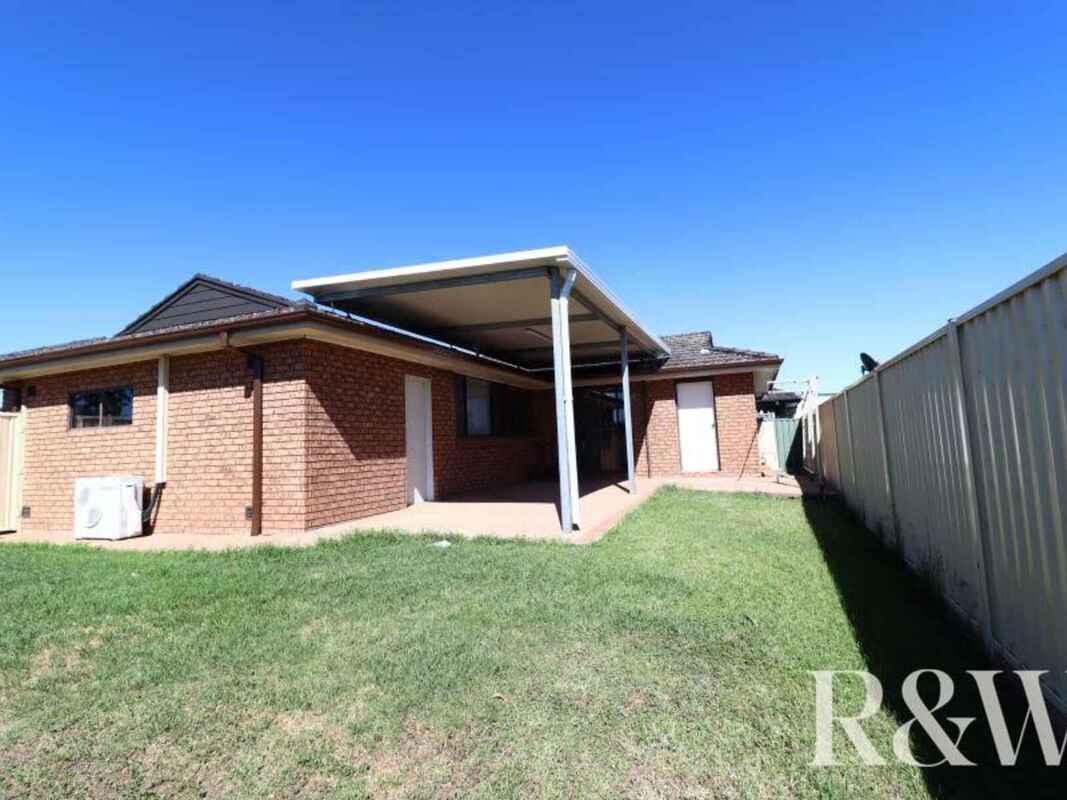 51 Coonawarra Drive St Clair