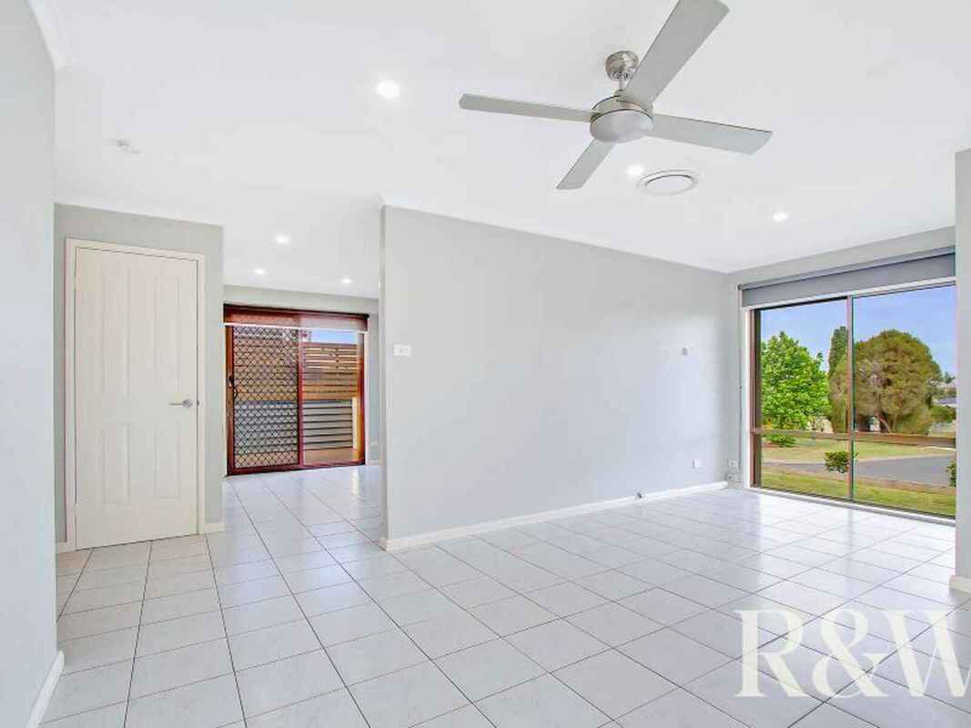 70 Coowarra Drive St Clair