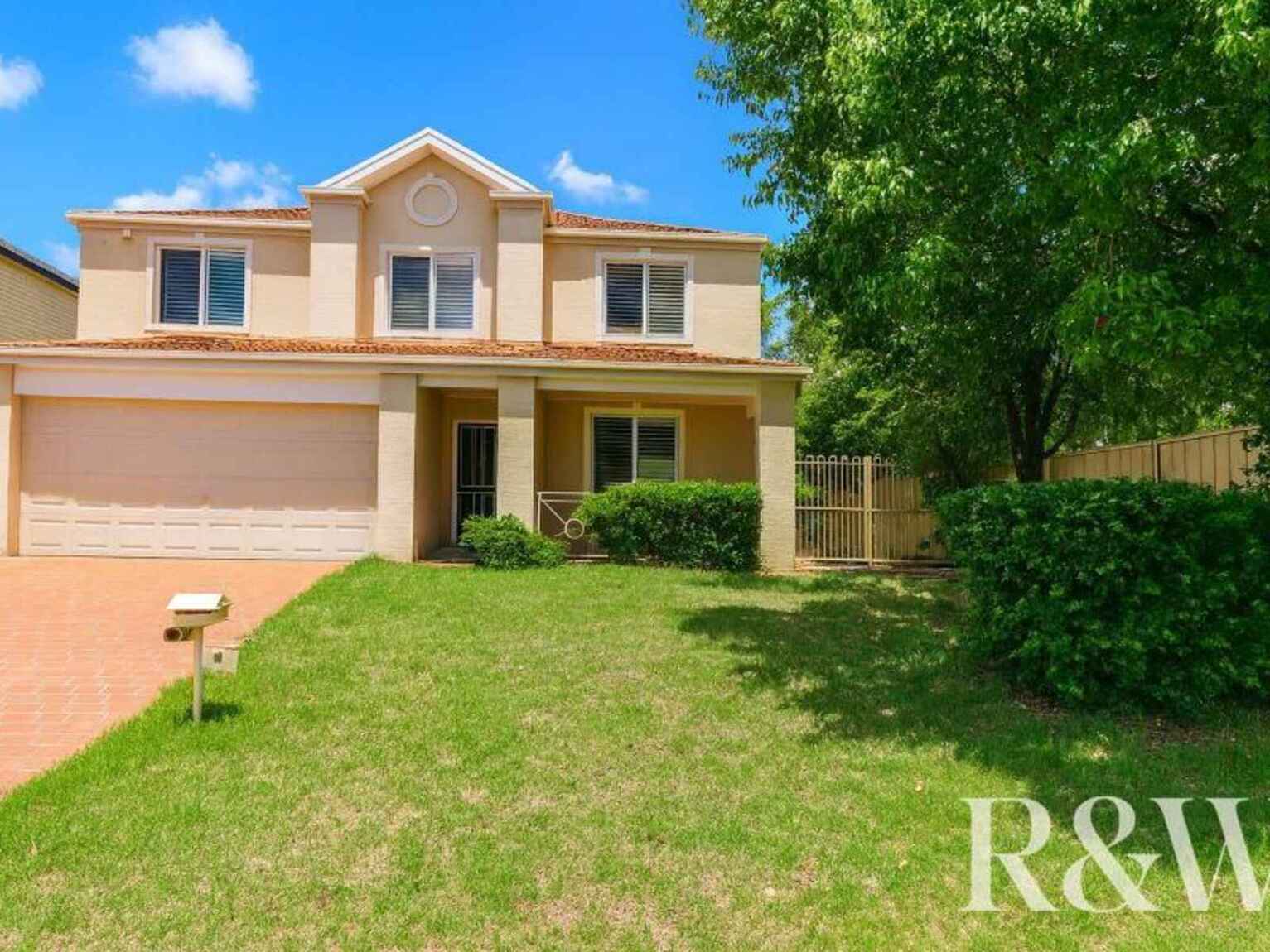 4 Seine Court St Clair