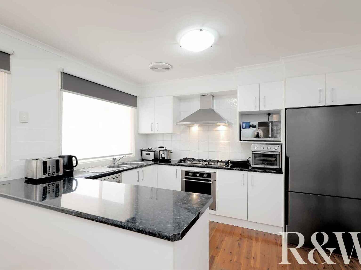 1 & 1A Chrisalex Place St Clair 1 & 1A Chrisalex Place St Clair