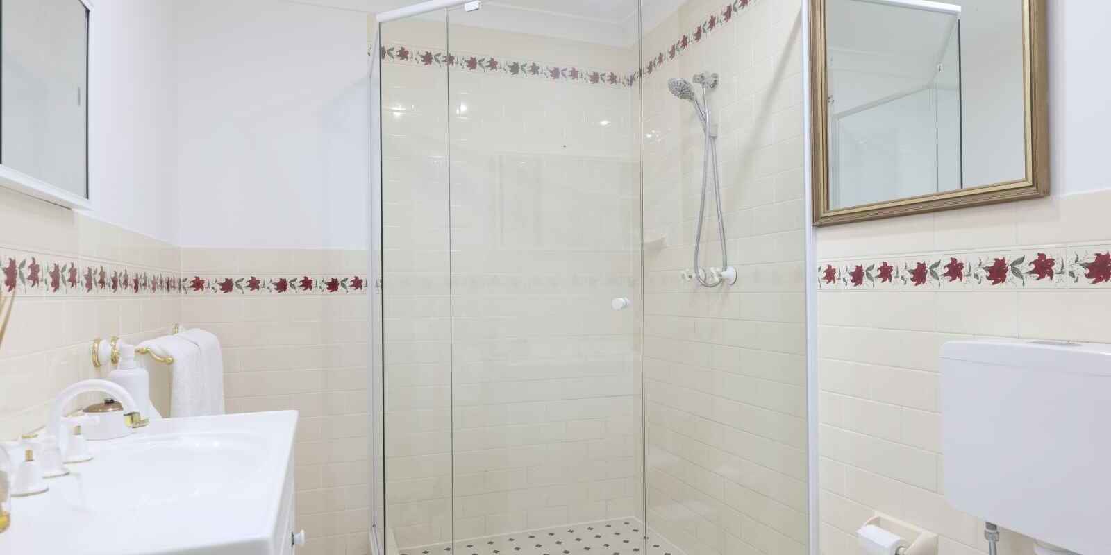 1 & 1A Chrisalex Place St Clair 1 & 1A Chrisalex Place St Clair