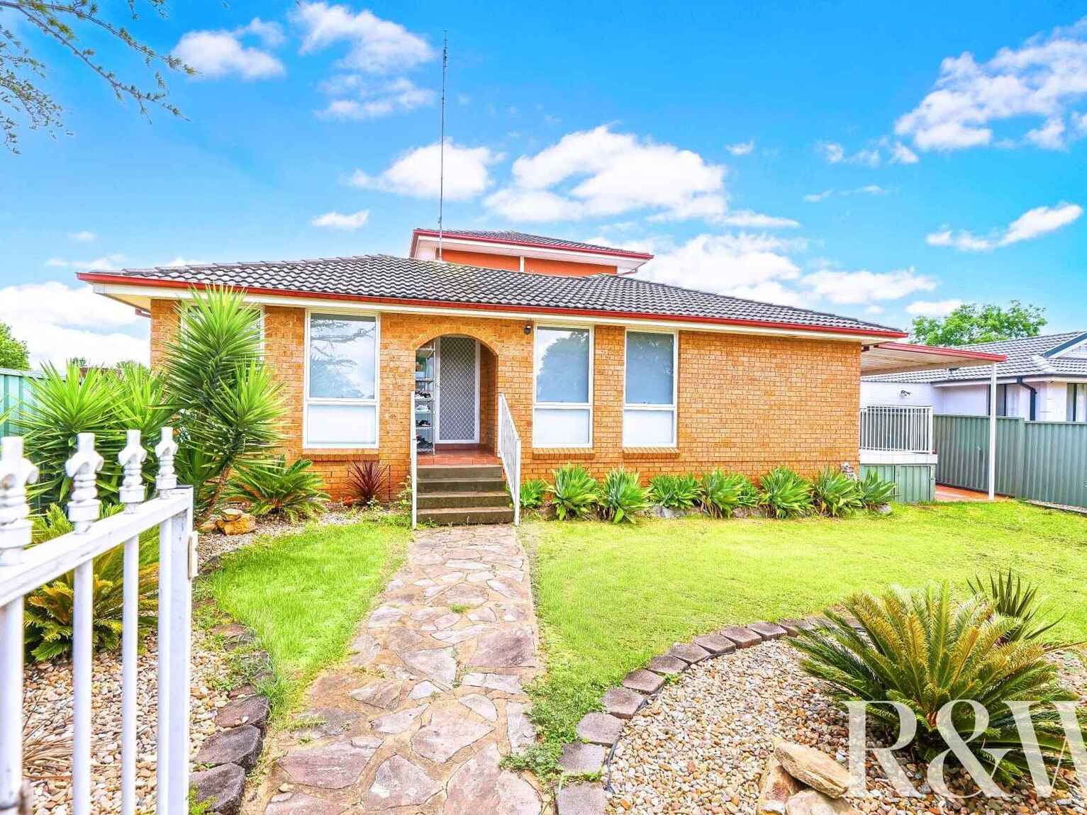 1 & 1A Chrisalex Place St Clair 1 & 1A Chrisalex Place St Clair