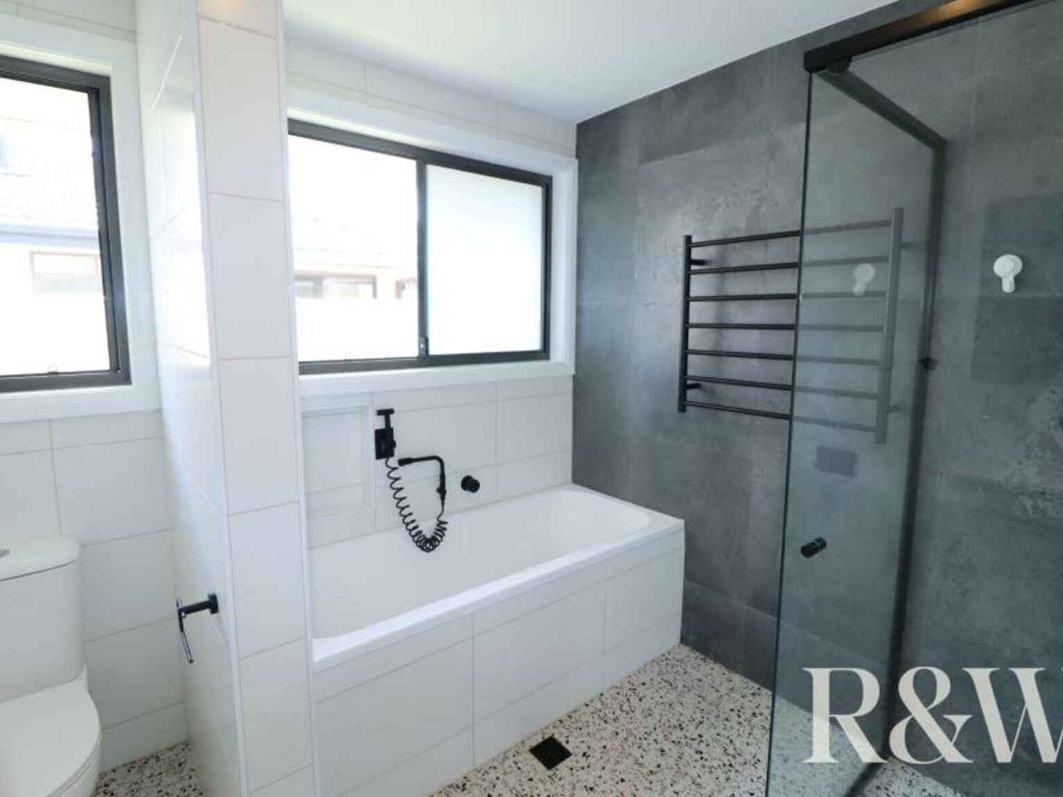 37 Madison Circuit St Clair