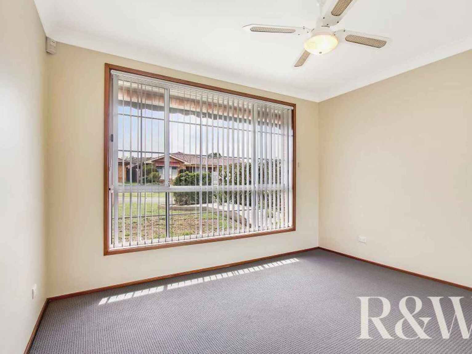 4 Sandalwood Avenue St Clair