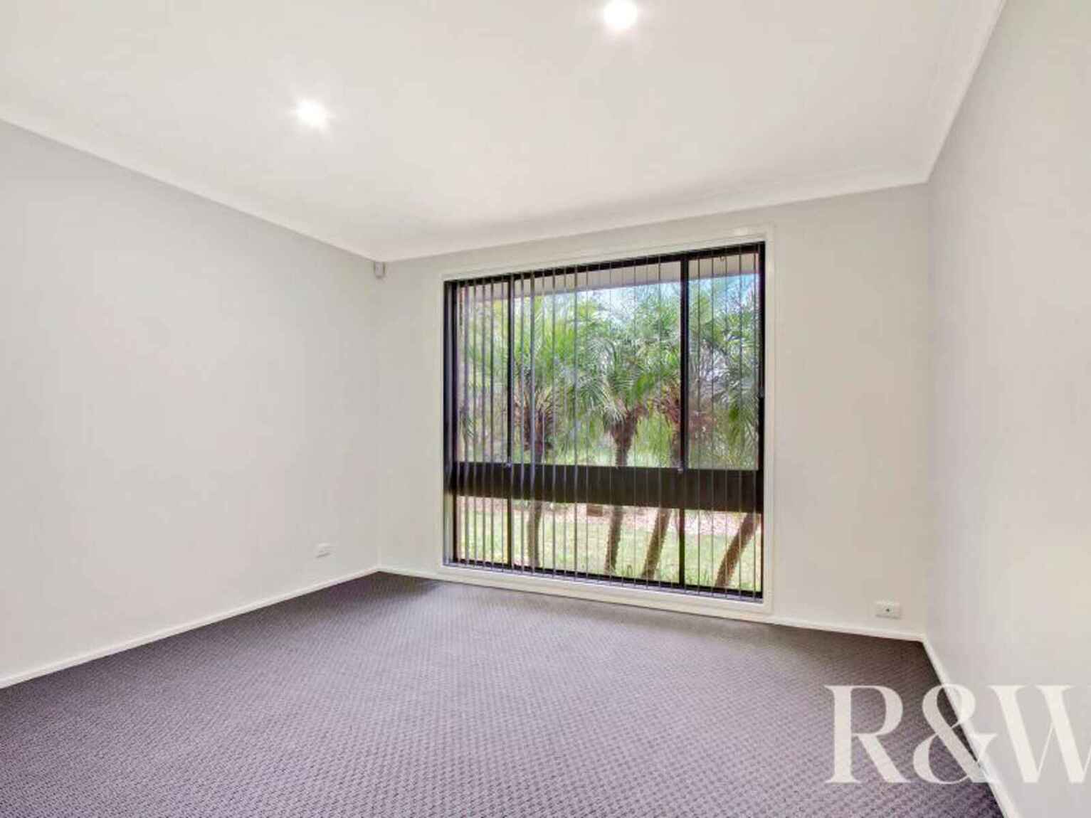 2 Francis Greenway Avenue St Clair