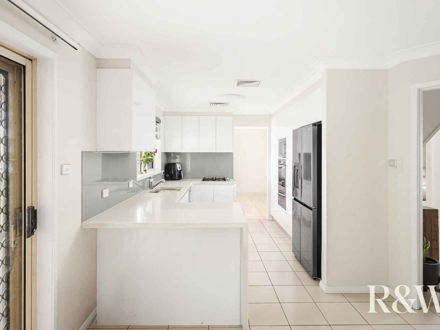 6 Ashwick Circuit St Clair