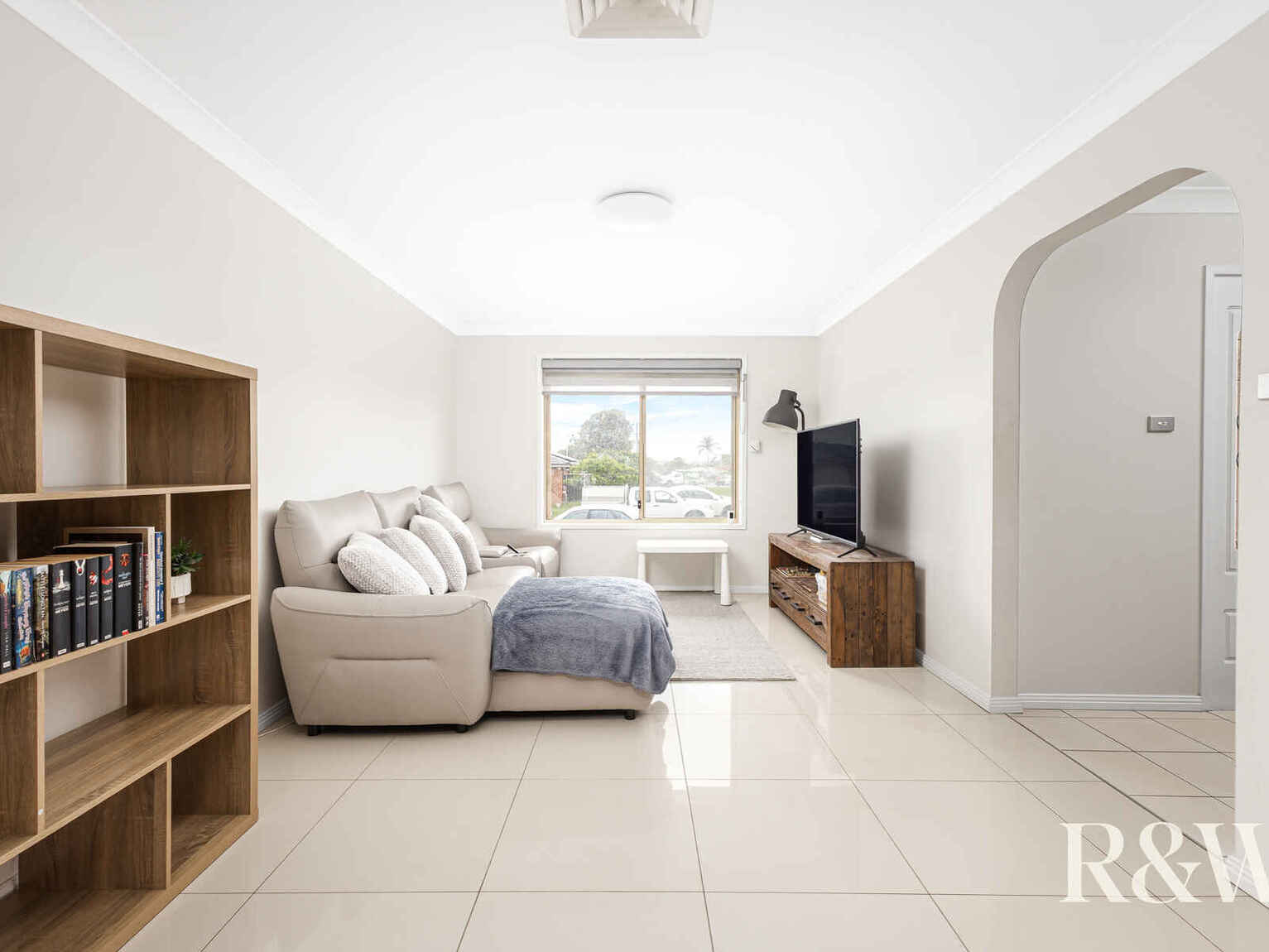 6 Ashwick Circuit St Clair