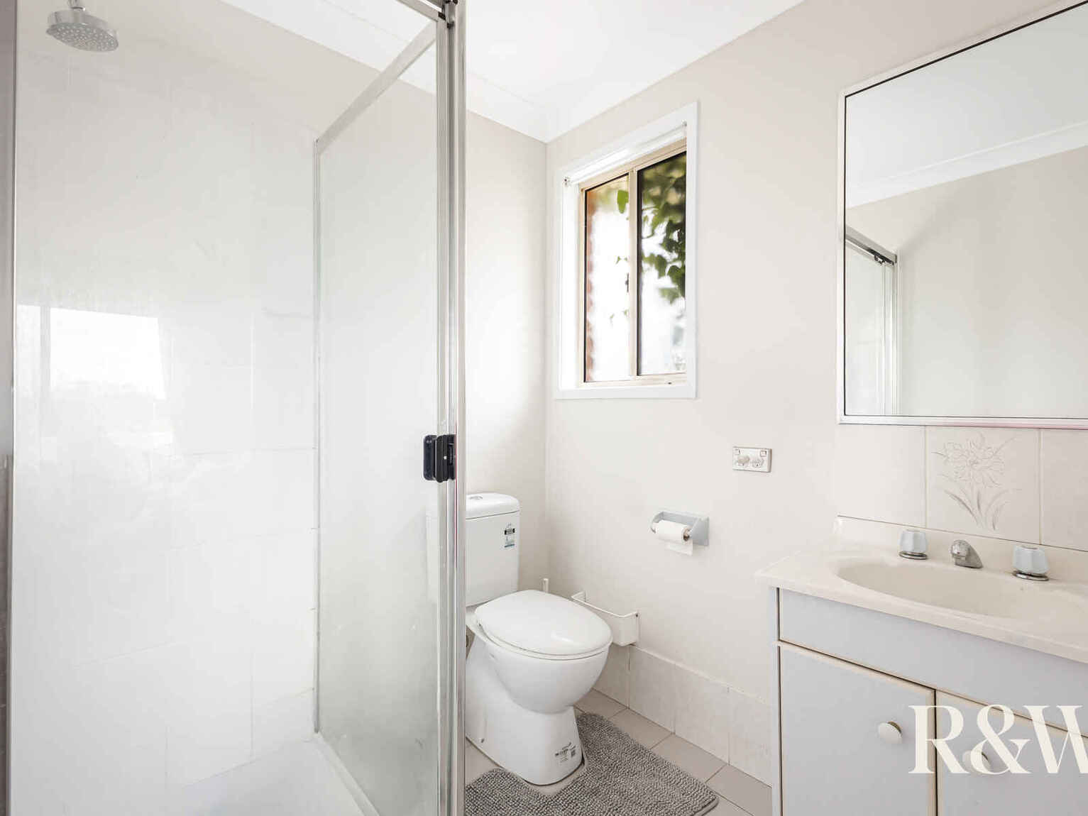 6 Ashwick Circuit St Clair