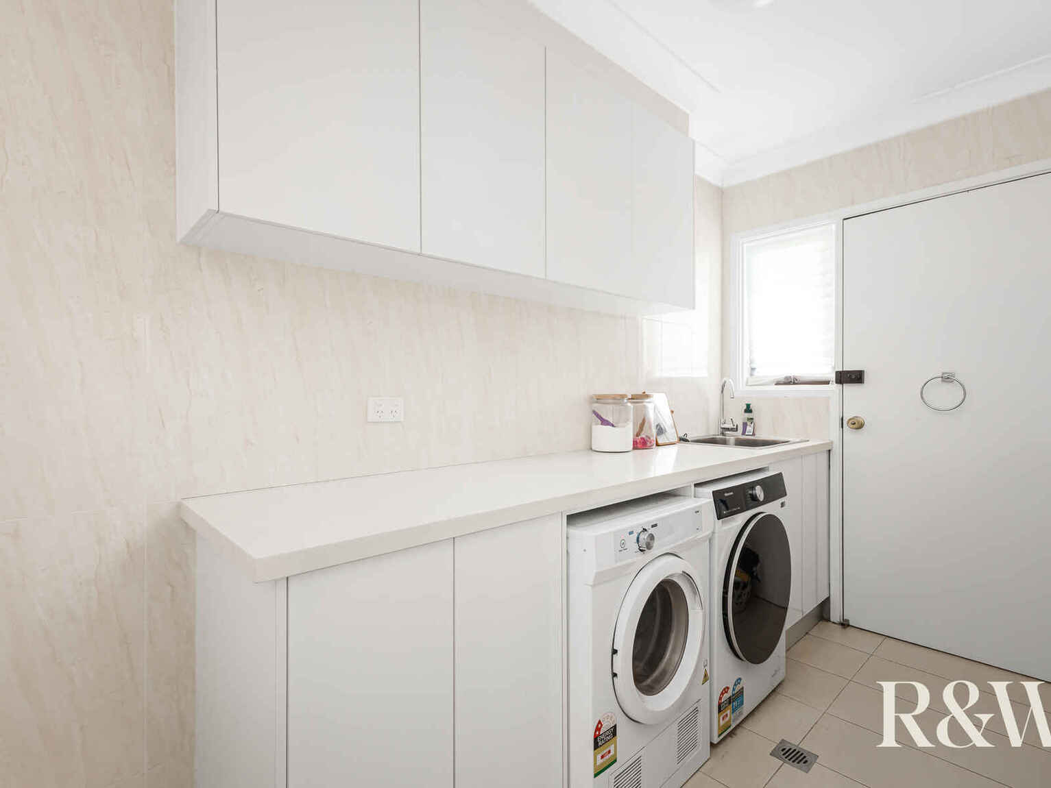 6 Ashwick Circuit St Clair