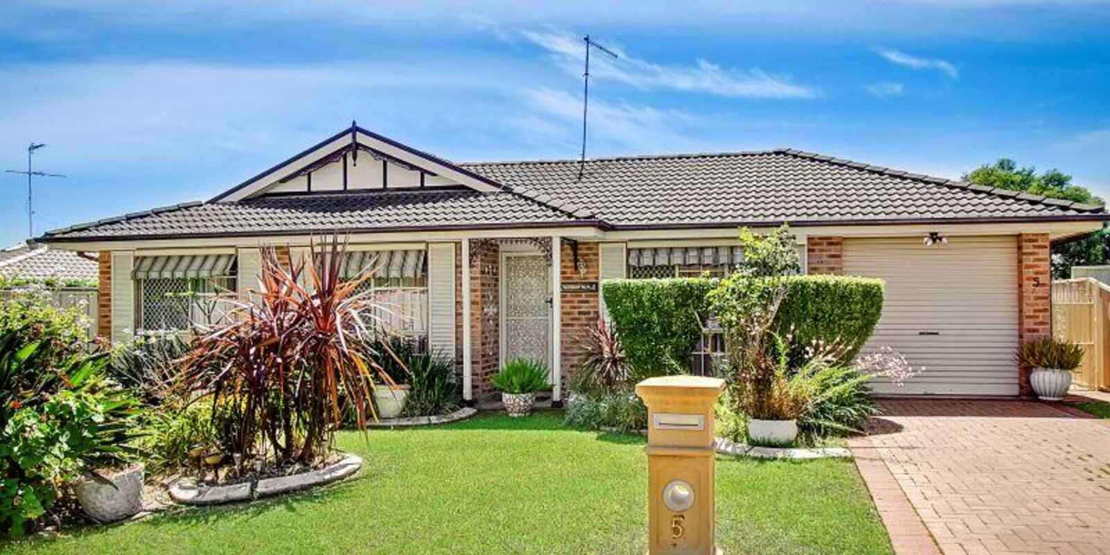 5 Shamrock Court St Clair