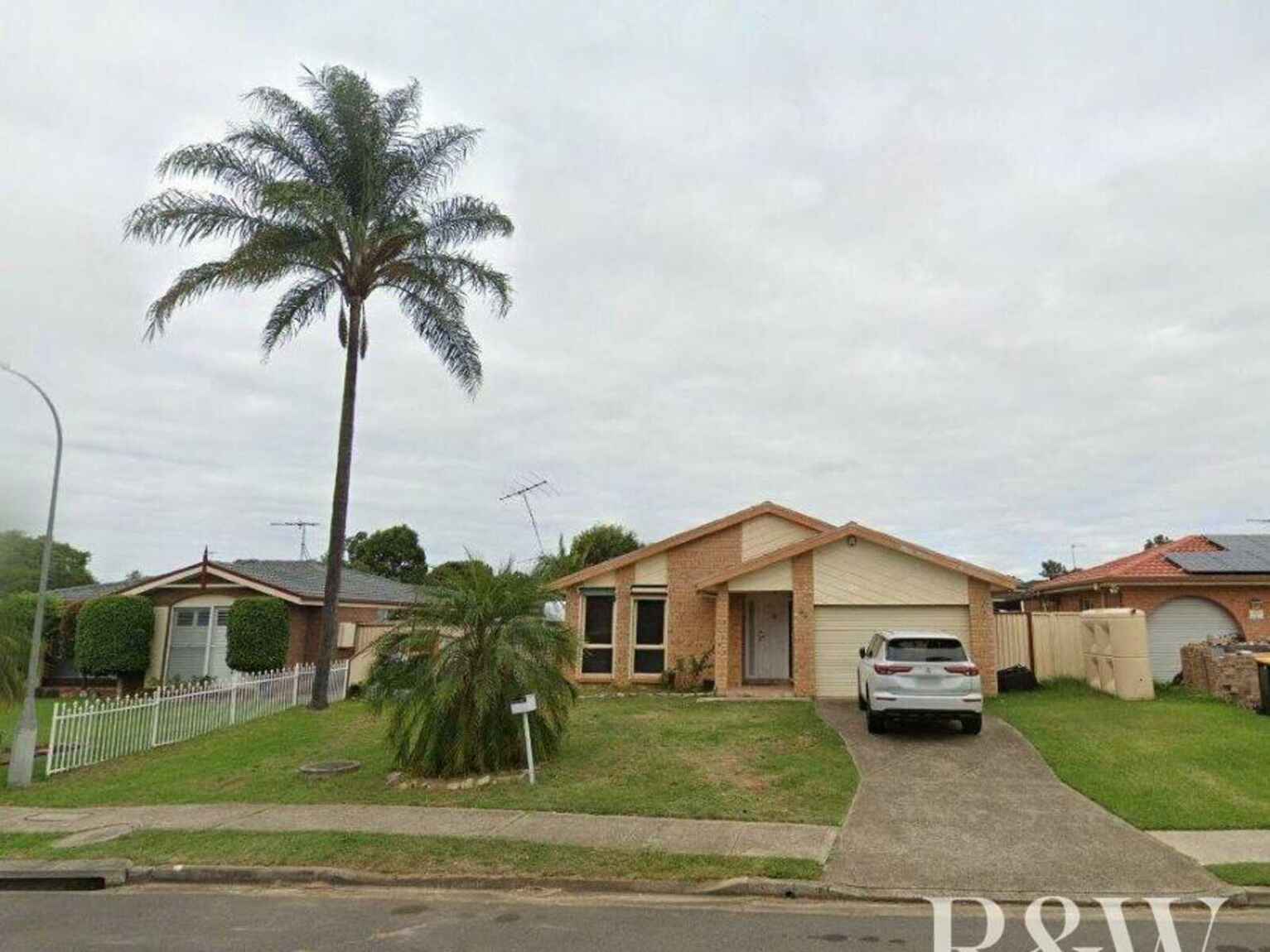 99 Explorers Way St Clair