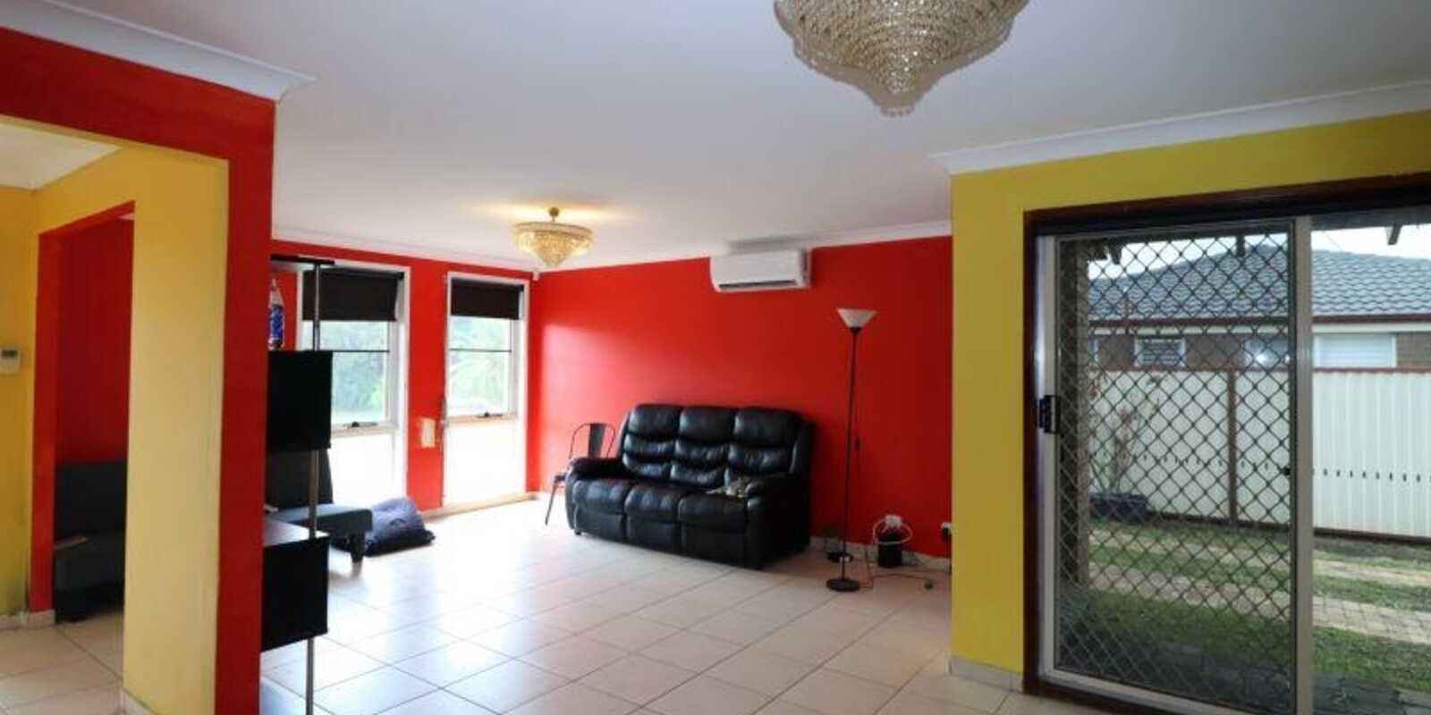 99 Explorers Way St Clair