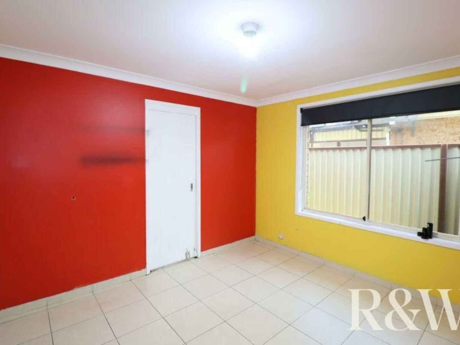 99 Explorers Way St Clair