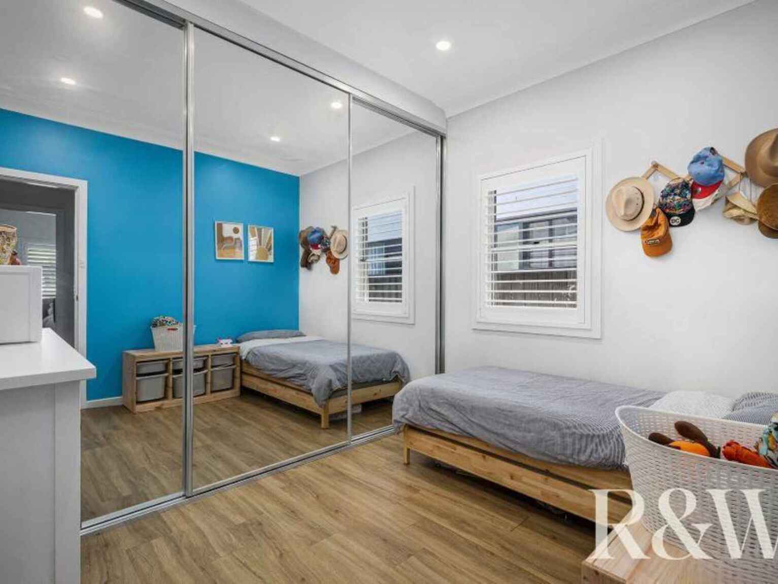 16 Dan Crescent Colyton