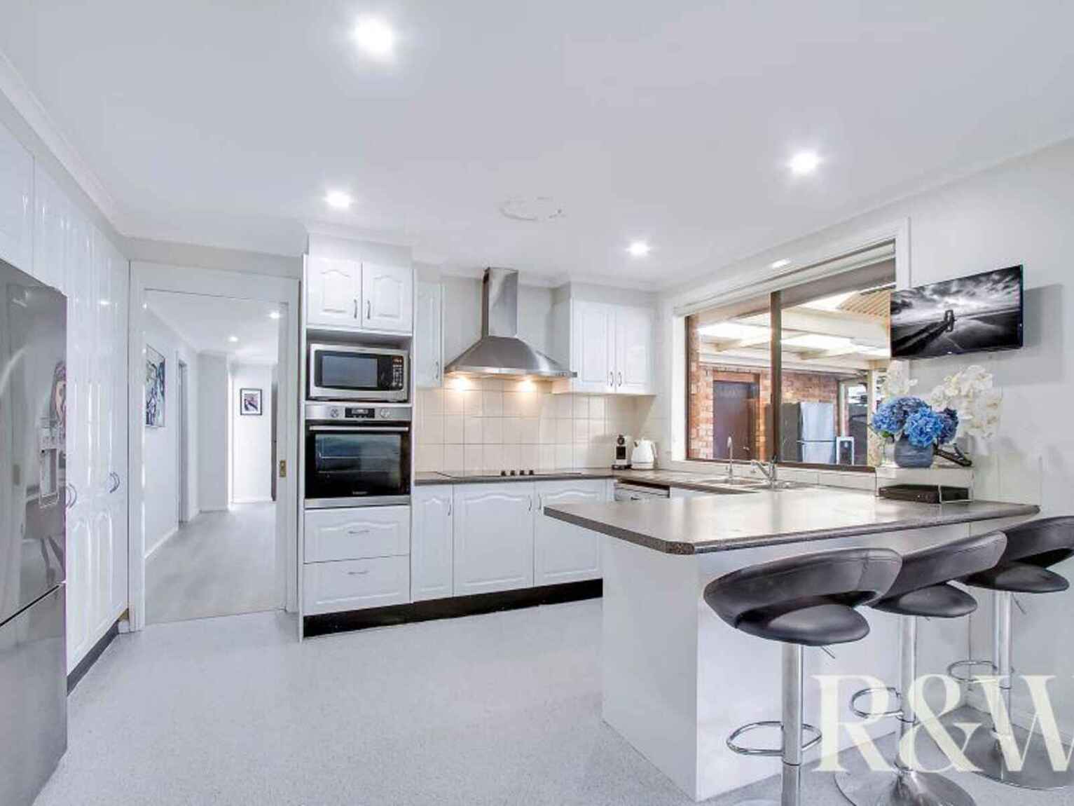 68 Windrush Circuit St Clair