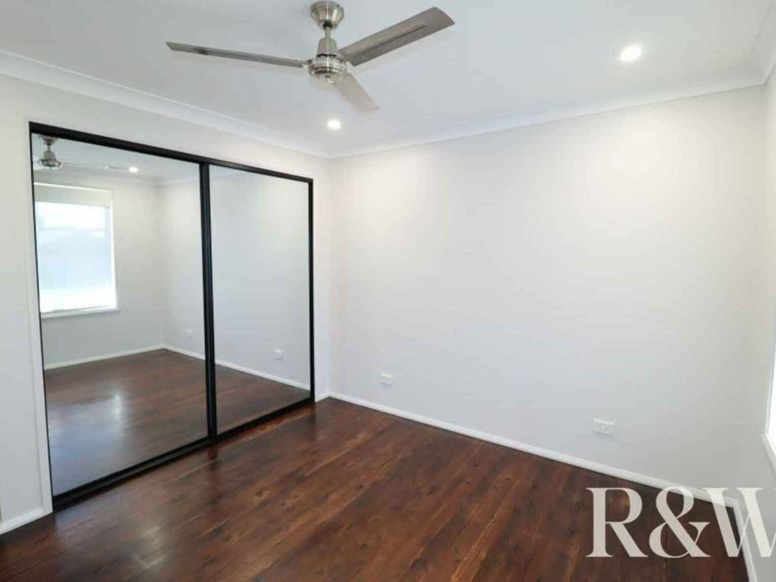 8 Nightmist Grove St Clair