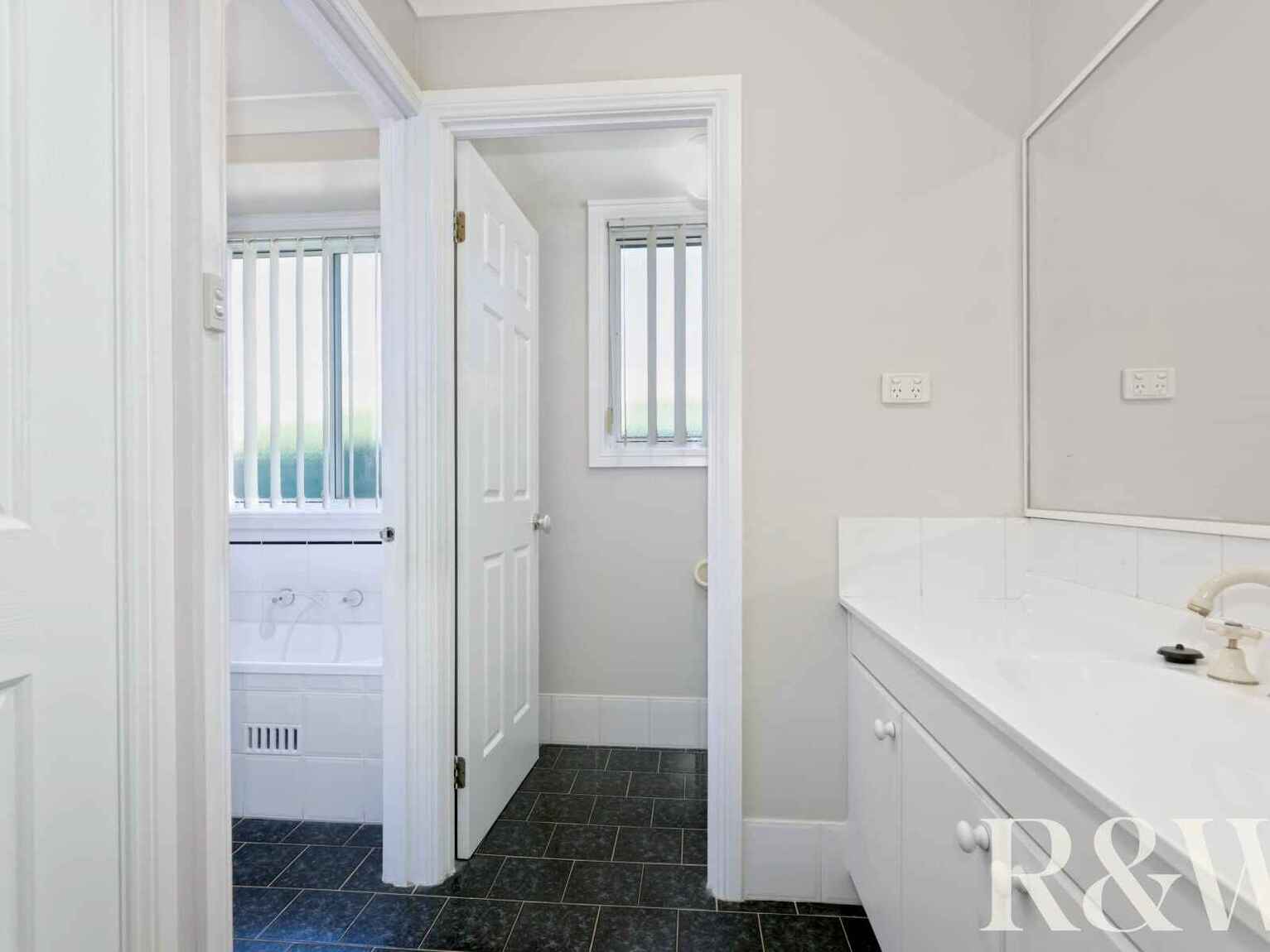 6 Shamrock Court St Clair 6 Shamrock Court St Clair