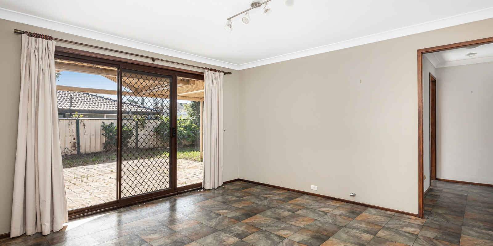 14 Hascombe Way St Clair