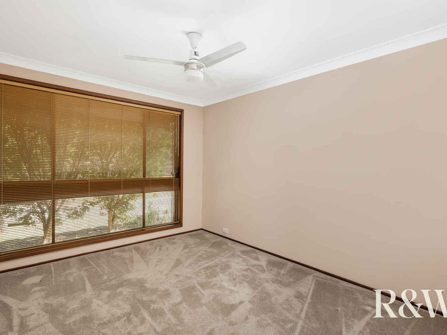 14 Hascombe Way St Clair