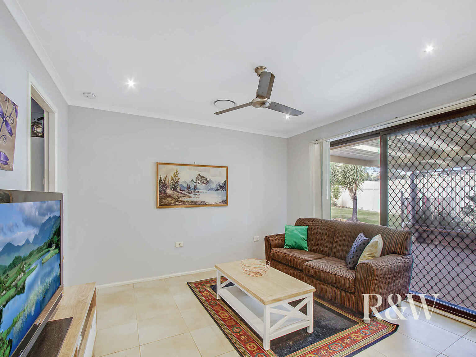 7 Eucumbene Place St Clair