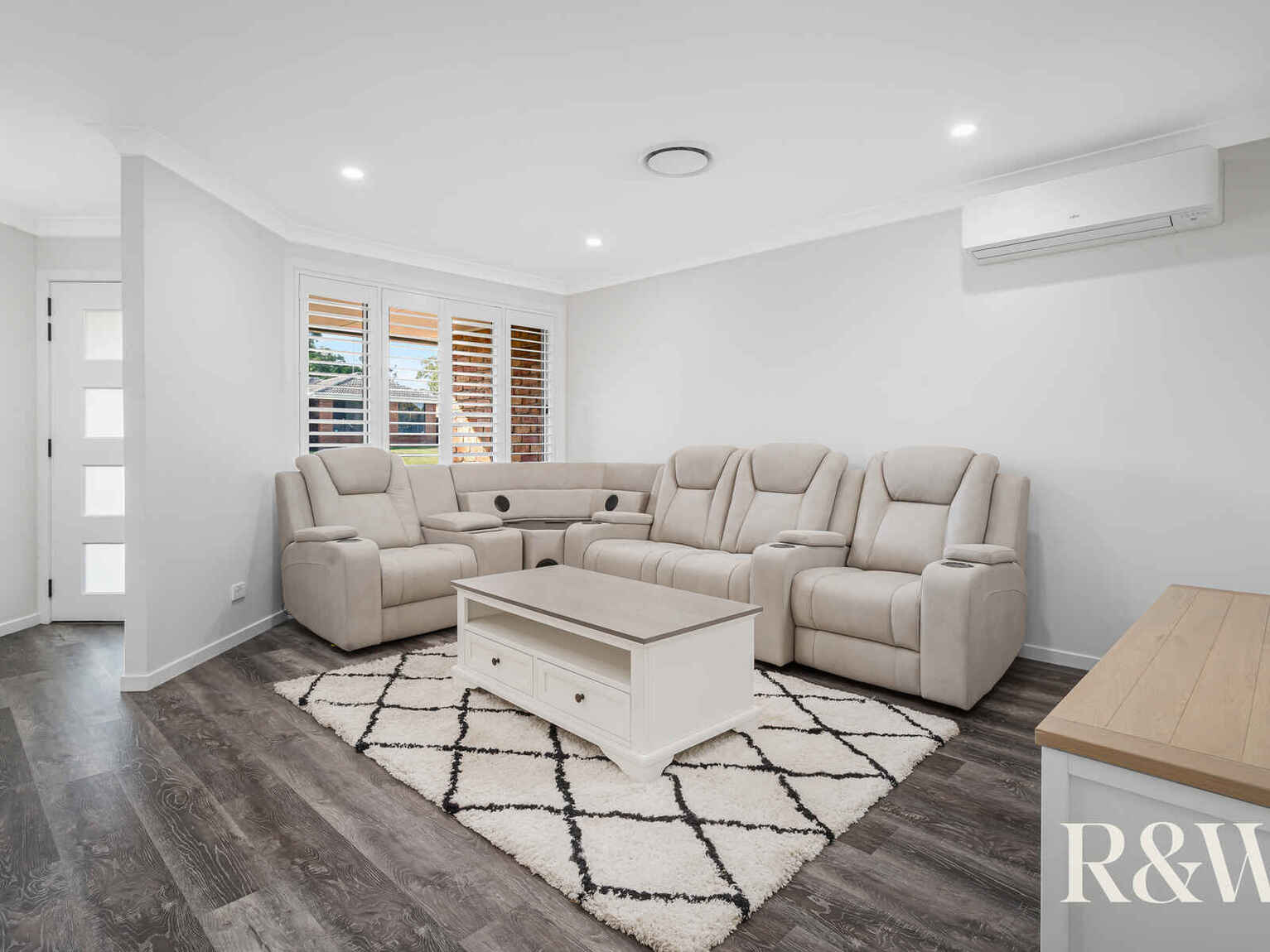 57 Kunipipi Street St Clair