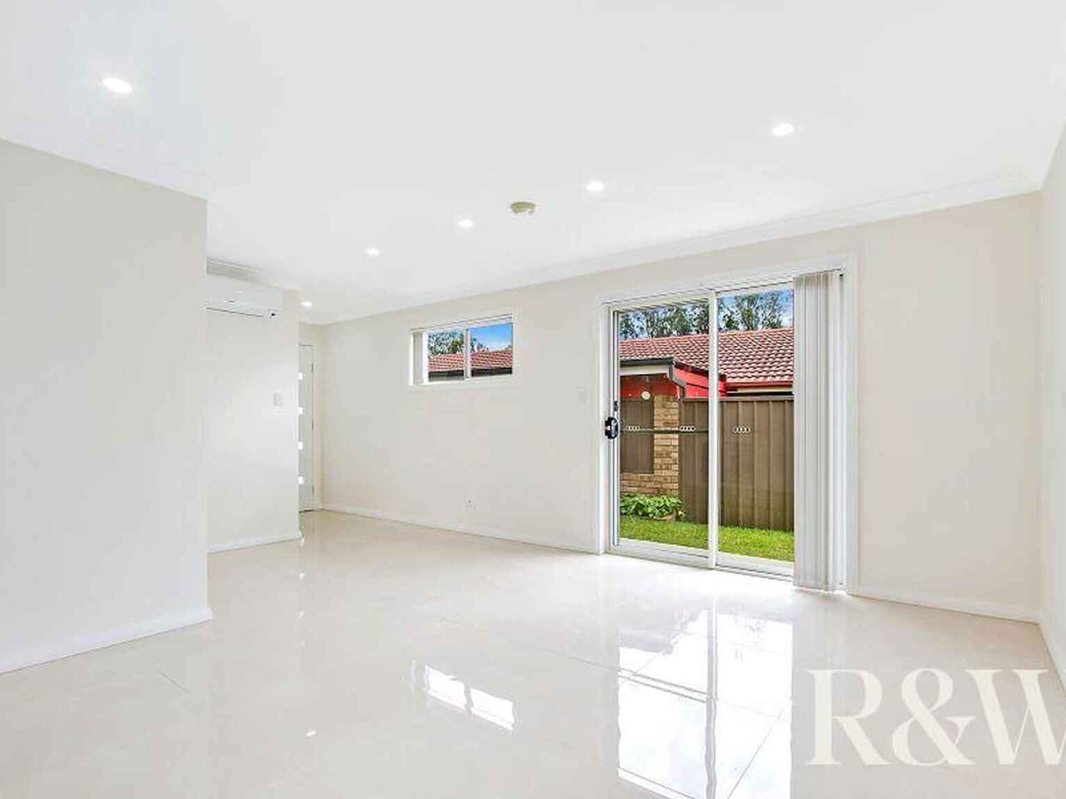 7A Hay Close St Clair