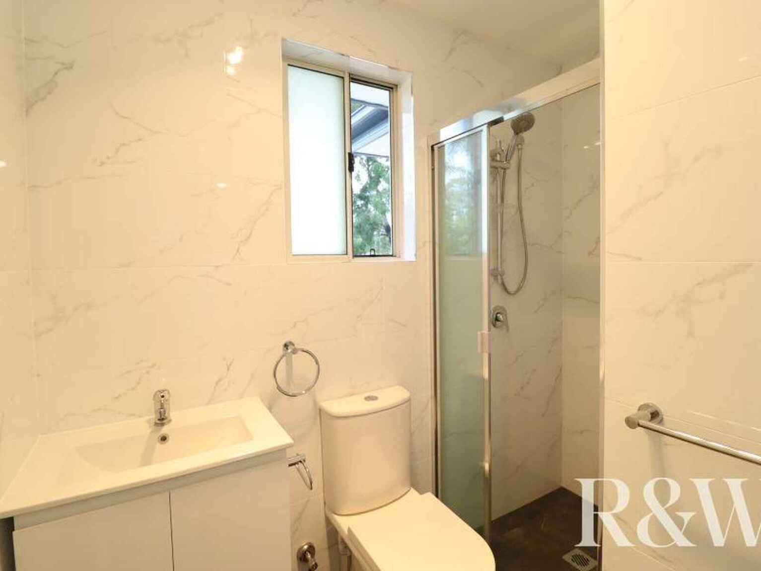 8A Nightmist Grove St Clair
