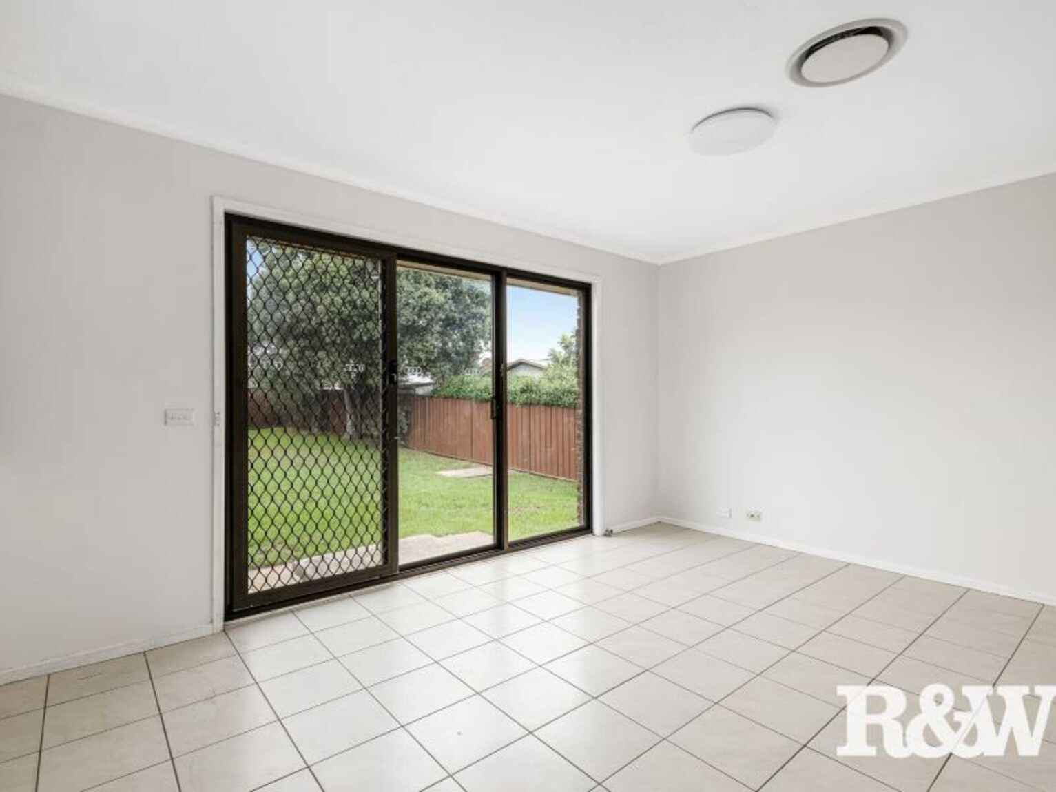 4 Galah Close St Clair