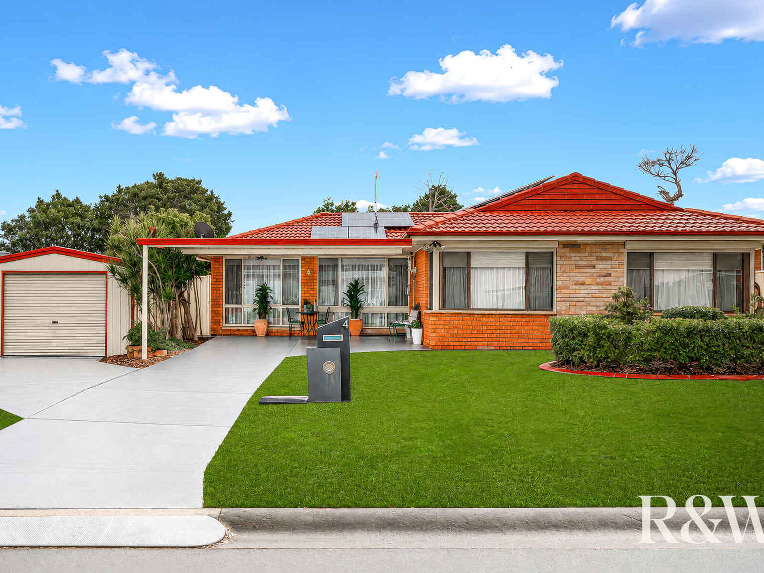 4 Nightmist Grove St Clair